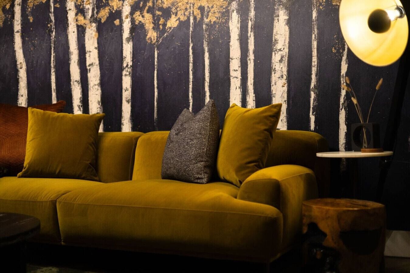 Smart-tv, pejs, stereoanlæg, kontorer