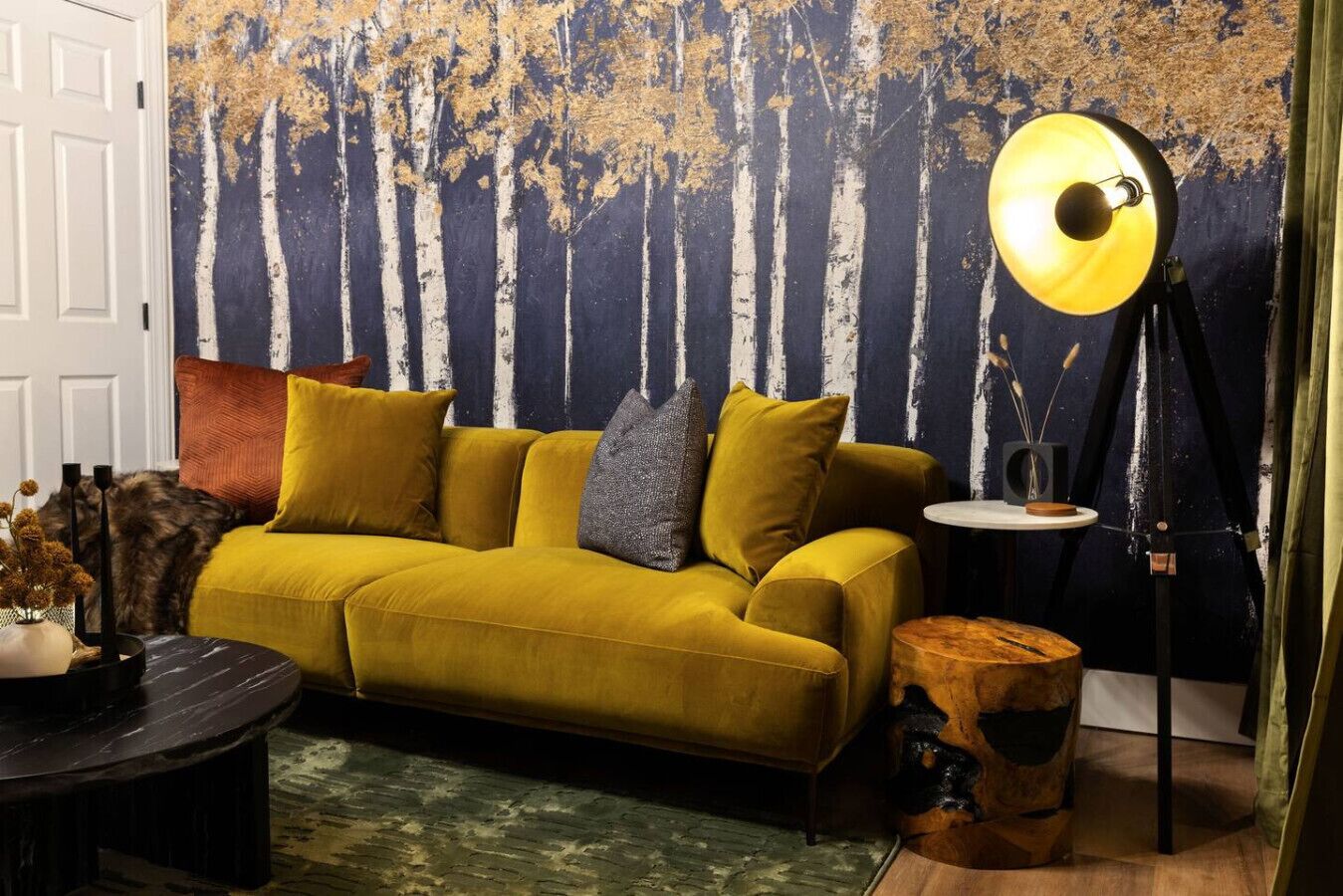 Smart TV, fireplace, stereo, offices