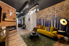Smart TV, fireplace, stereo, offices