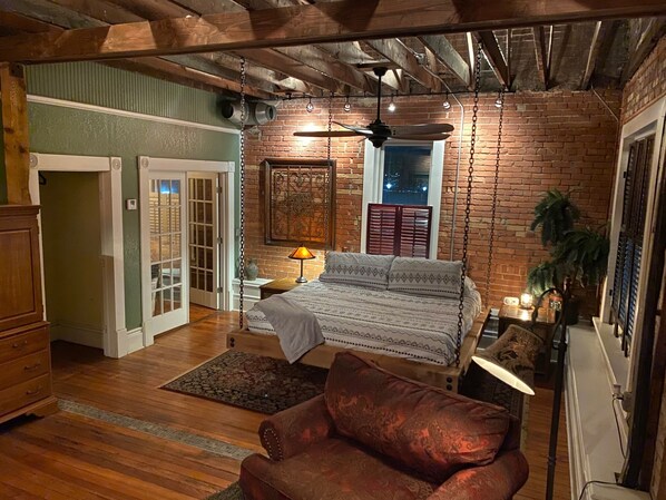 3 عدّة غرف نوم ومكواة/لوح كي وواي فاي مجانًا وملاءات أسرّة