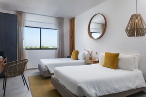 Habitación doble, 2 camas matrimoniales | Ropa de cama de alta calidad, edredón y minibar 