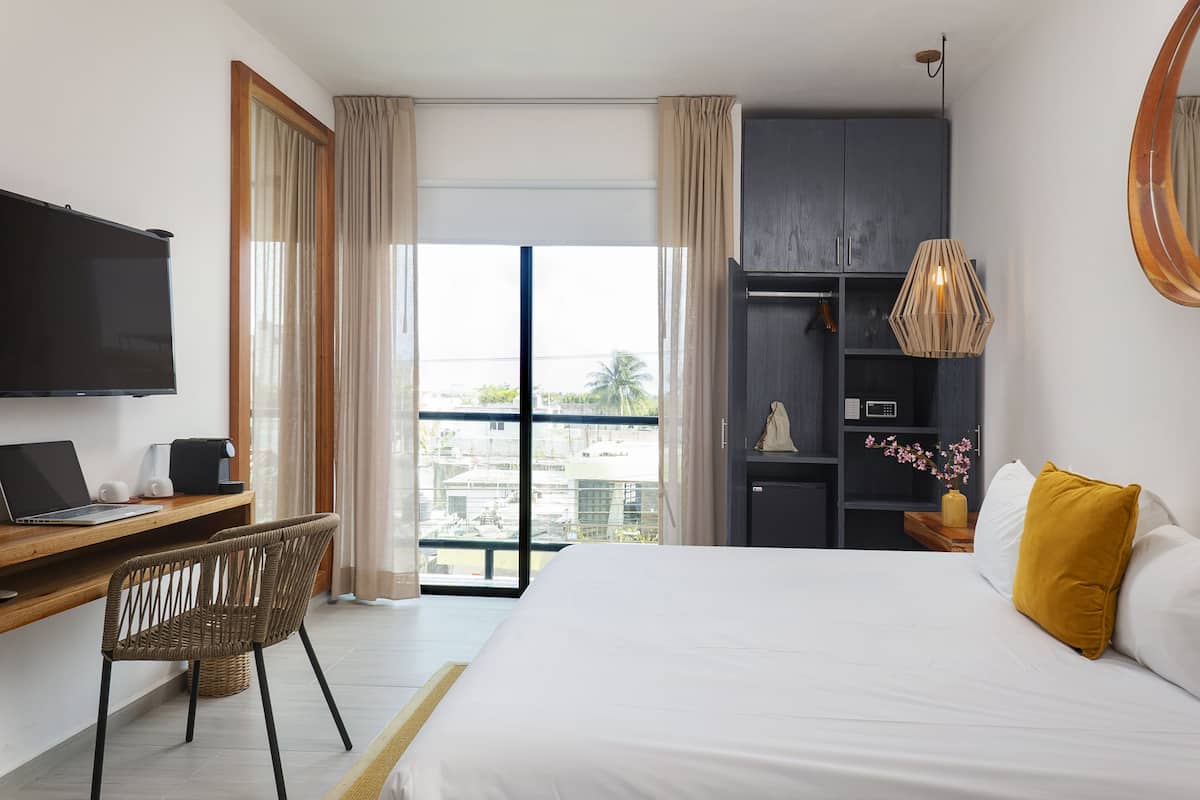 Superior-Doppelzimmer, 1 King-Bett, Balkon | Hochwertige Bettwaren, Daunenbettdecken, Minibar, Zimmersafe