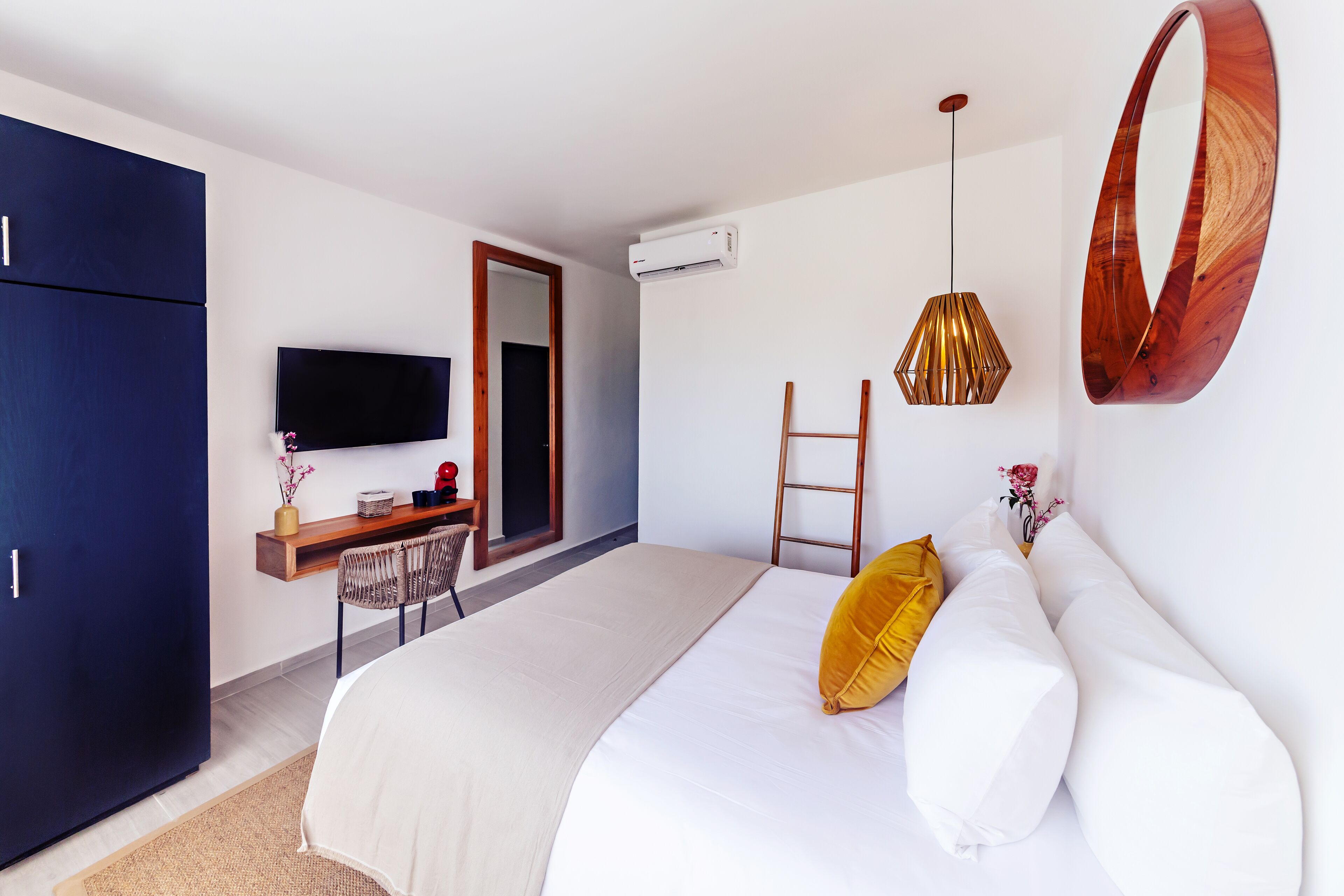 double room, 1 queen bed | 1 bedroom, premium bedding, down duvets, minibar