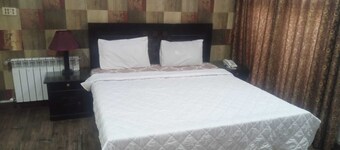 Four Seasons Guest House