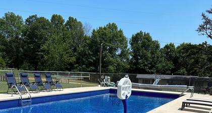 Updated 2-Bedroom Cabin on Bull Shoals Lake