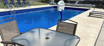 Updated 2-Bedroom Cabin on Bull Shoals Lake
