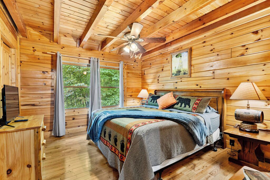 4 bedrooms, WiFi, bed sheets