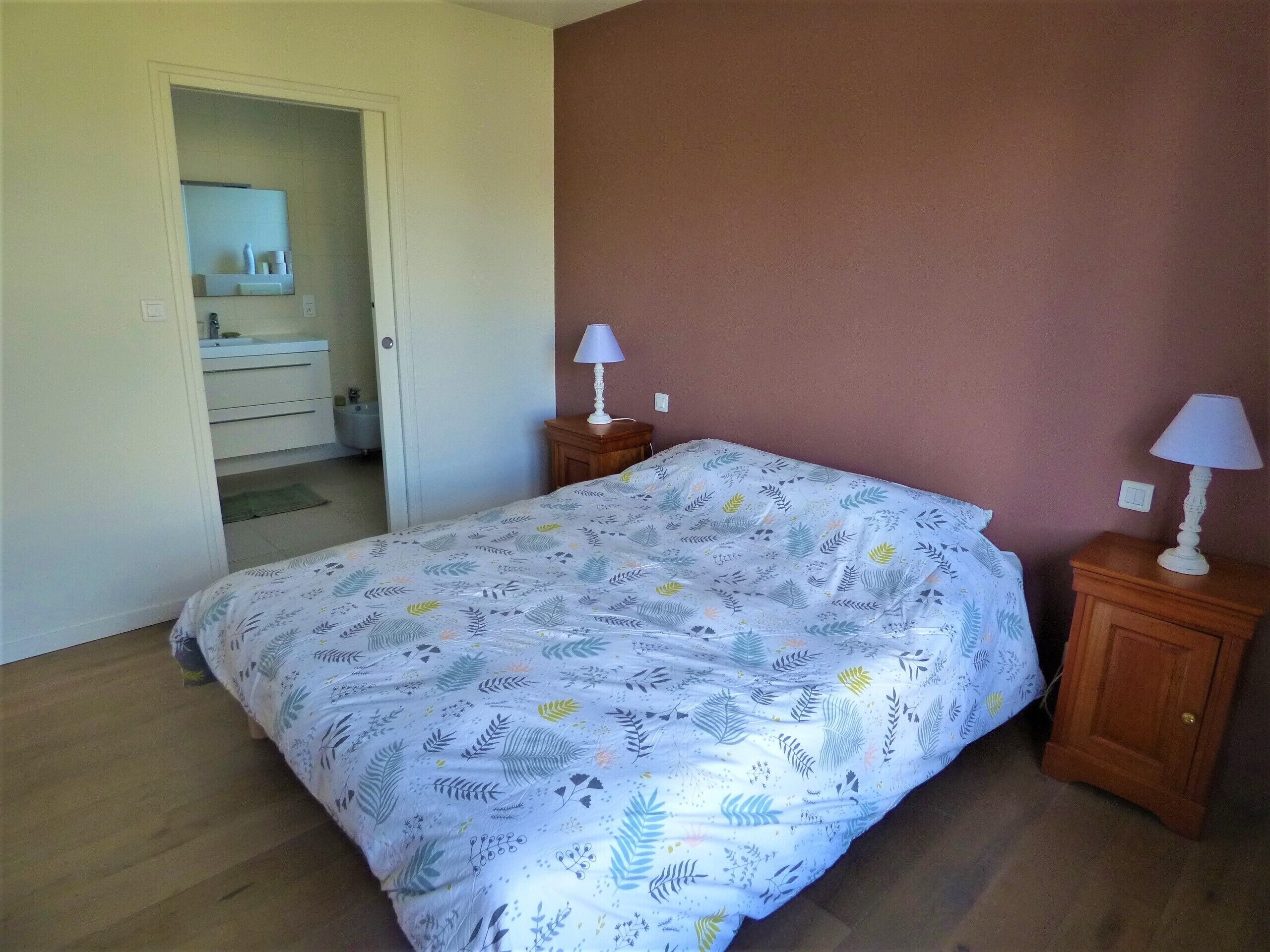 6 bedrooms, free WiFi, bed sheets