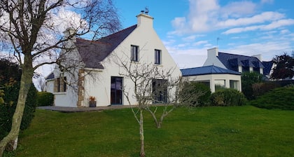 Jolie villa de vacances Ă 300m du port et de la grande plage d'Audierne
