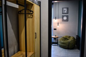 Classic Apartment | Premium bedding, desk, blackout drapes, soundproofing - Kostjukowski brand-new apart-hotel (Lviv)