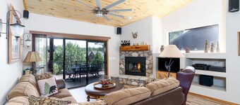 The Bear Cub Cabin - Cardinal Landing at Torreon/w Furnished Deck & Grill!