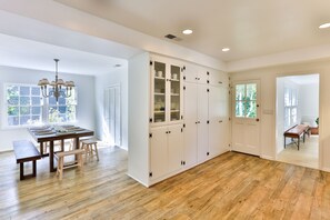 Interior - Secret Garden Cottage in LA: Natural Stone Heated Pool/Spa, al fresco dining (Los Angeles)