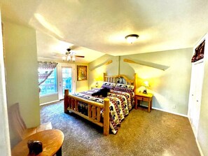 4 chambres, fer et planche à repasser, lit de bébé portatif