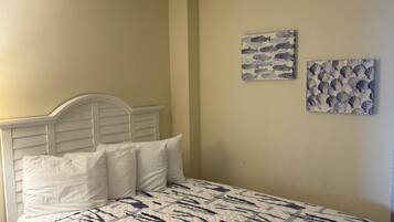 1 chambre, fer et planche à repasser, Wi-Fi gratuit, draps fournis