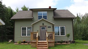 Exterior - The Hermantown Hangout (Hermantown)