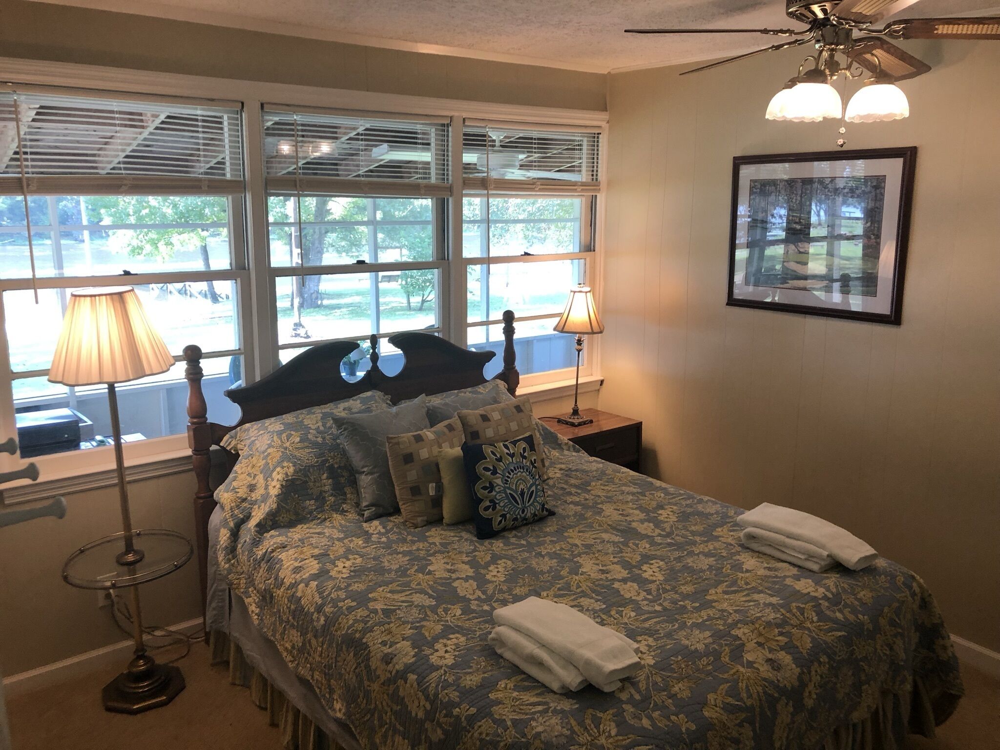 3 bedrooms, desk, iron/ironing board, free WiFi