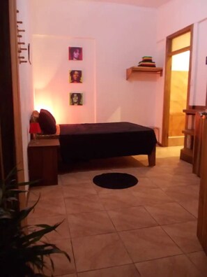 2 Schlafzimmer, Schreibtisch, Reisekinderbett, kostenloses WLAN