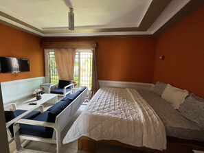 舒適雙人房, 非吸煙房, 花園景觀 | 高級寢具、免費迷你吧、書桌、免費無線上網