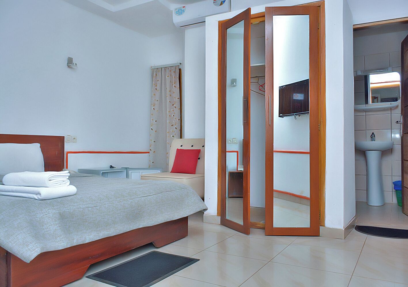 Classic Double Room | Premium bedding, free minibar, desk, free WiFi
