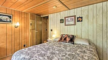 3 Schlafzimmer, Schreibtisch, Bügeleisen/Bügelbrett, Reisekinderbett