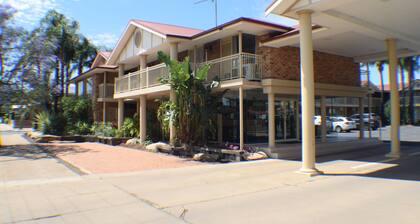 The Oxley Motel