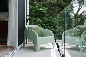 Terrace/patio - Retro Retreat - by Coast Hosting (Terrigal)