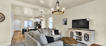 Highland Haven Near Settler's Park!