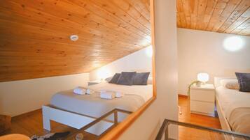 2 bedrooms, desk, iron/ironing board, travel cot