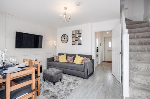 2 bedroom with 2 bathrooms stylish house in Dartford Kent