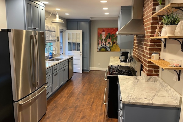 Frigorífic, microones, forn i placa de cuina