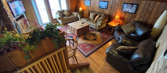 Beautiful Muskoka lake front. Close to Mt. St. Louie Moonstone and Honey Harbour