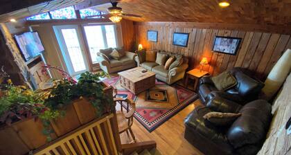 Beautiful Muskoka lake front. Close to Mt. St. Louie Moonstone and Honey Harbour