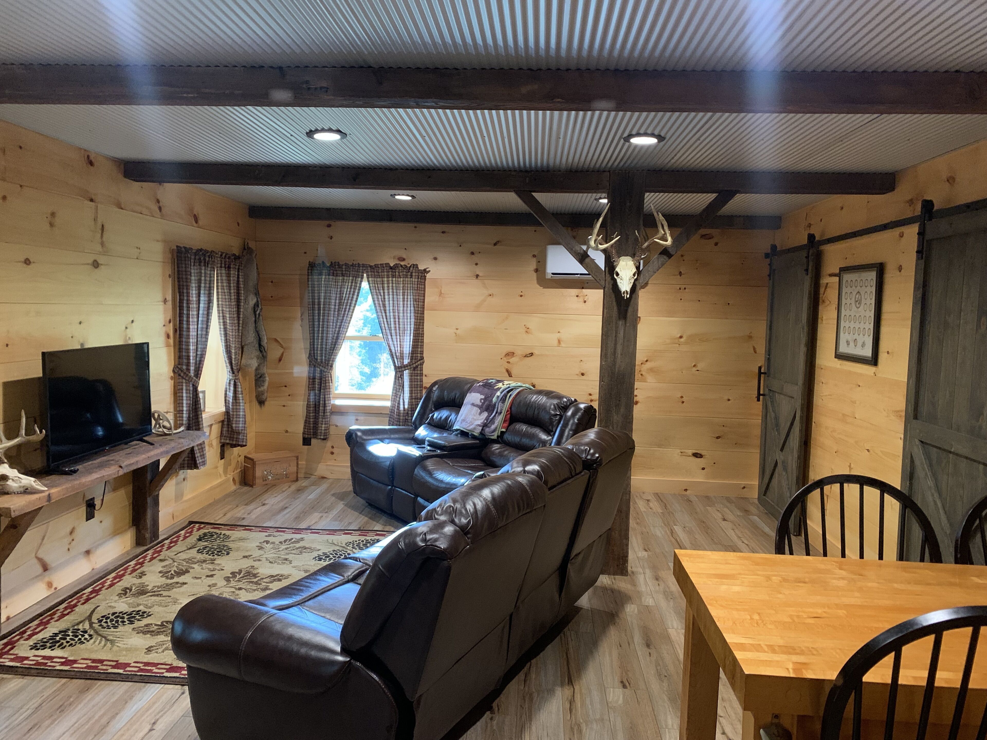 Smart TV, fireplace, DVD player