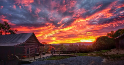 Private getaway cabin in the woods