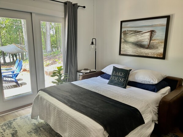 2 bedrooms, iron/ironing board, travel cot, free WiFi