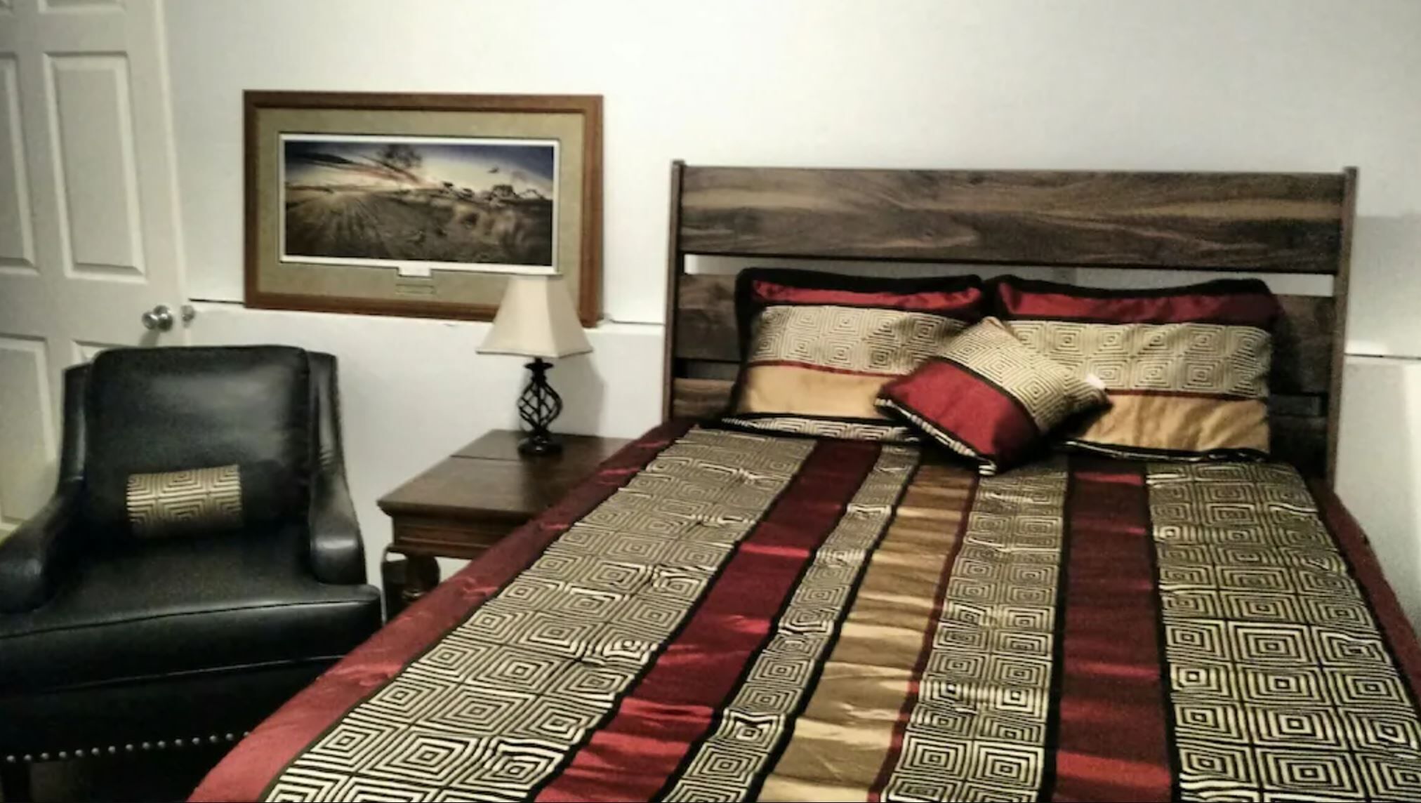 5 makuuhuonetta, ilmainen Wi-Fi, vuodevaatteet