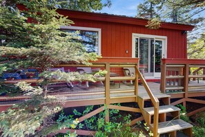 Exterior detail - Secluded Sunset Point mountain top cabin, wifi, Dish TV, firepit (Bar Harbor)