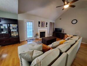 スマートテレビ、暖炉