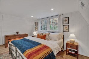 2 Schlafzimmer, Schreibtisch, Bügeleisen/Bügelbrett, kostenloses WLAN