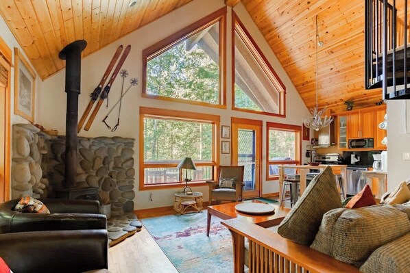 Smart TV, fireplace, offices