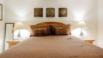 3 bedrooms, iron/ironing board, travel crib, free WiFi