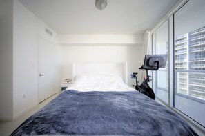 2 bedrooms, in-room safe, desk, iron/ironing board