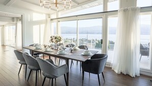 Rumah Panorama, 3 kamar tidur, pemandangan danau | Makan di kamar