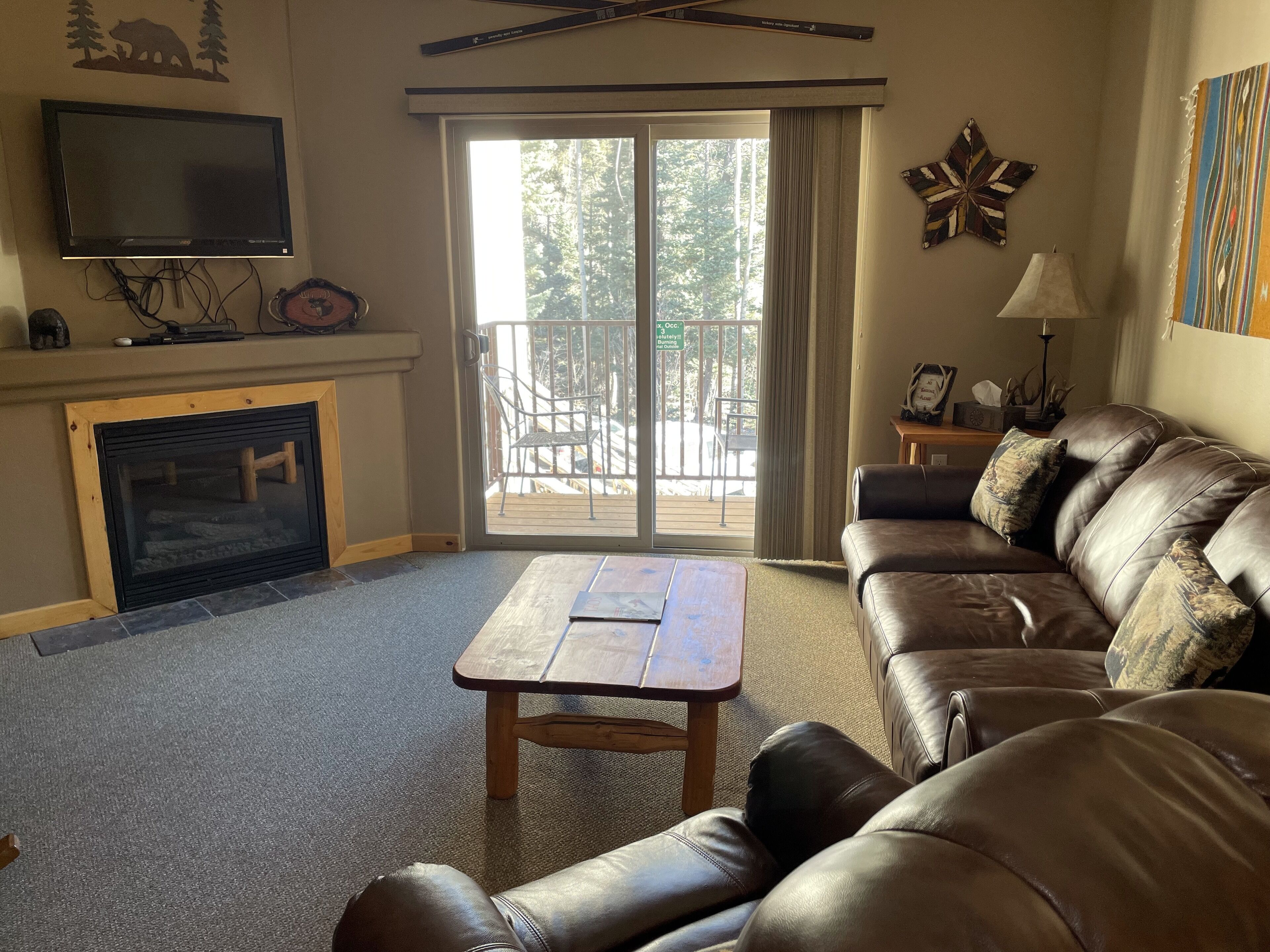 TV, peis og bordtennis