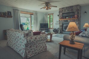 Smart-TV, peis, Netflix og DVD-spiller