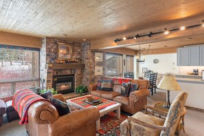 TV, fireplace