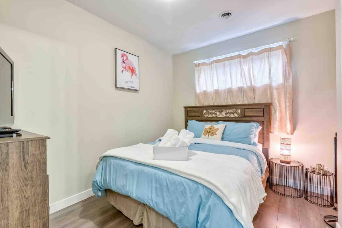 3 habitaciones, cortinas blackout y sistema de insonorización 