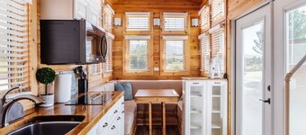 Couples’ Escape Near Zion | Pet Friendly