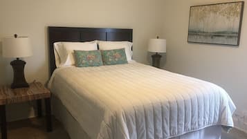 3 makuuhuonetta, silitysrauta/-lauta, ilmainen Wi-Fi, vuodevaatteet