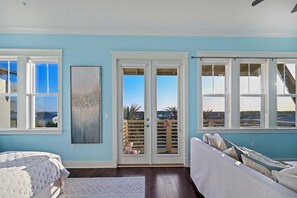 4 Schlafzimmer, Schreibtisch, Bügeleisen/Bügelbrett, kostenloses WLAN